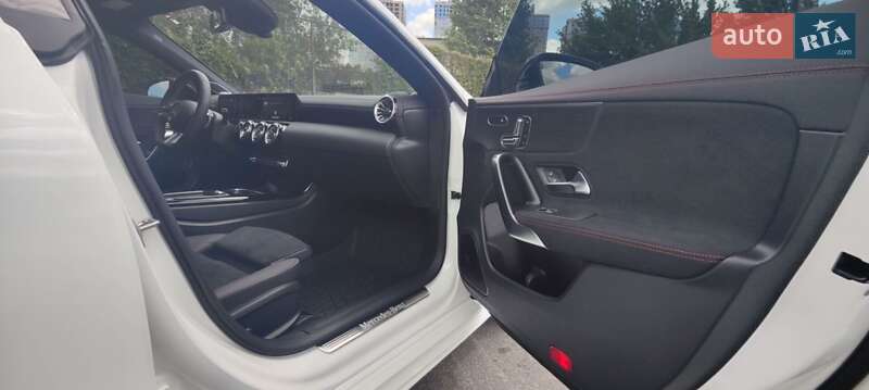 Седан Mercedes-Benz CLA-Class 2024 в Киеве