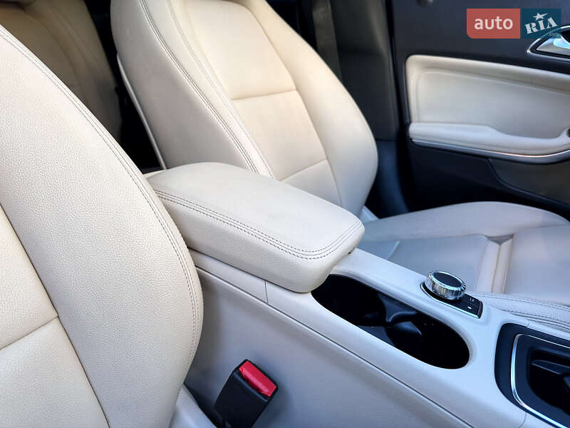 Седан Mercedes-Benz CLA-Class 2018 в Киеве