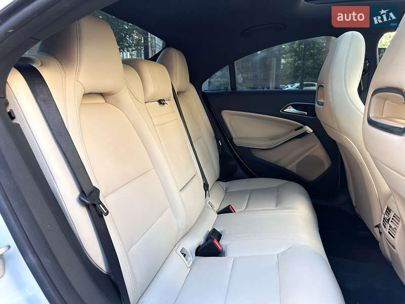 Седан Mercedes-Benz CLA-Class 2018 в Киеве