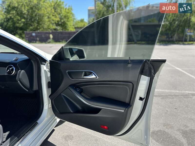 Седан Mercedes-Benz CLA-Class 2015 в Здолбунове