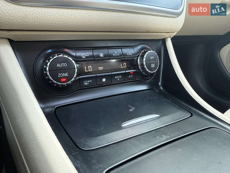 Седан Mercedes-Benz CLA-Class 2015 в Житомире