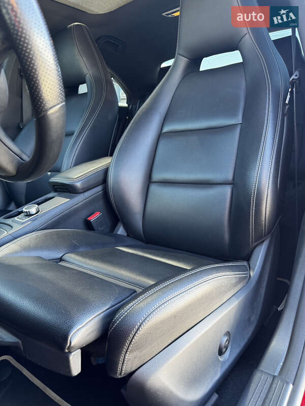 Седан Mercedes-Benz CLA-Class 2018 в Киеве
