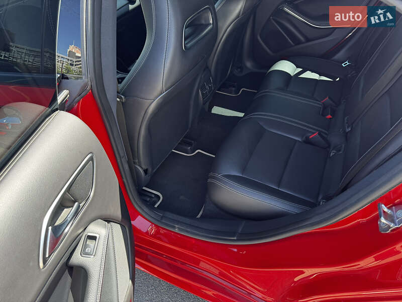 Седан Mercedes-Benz CLA-Class 2018 в Киеве