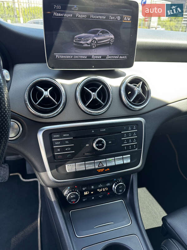 Седан Mercedes-Benz CLA-Class 2018 в Киеве