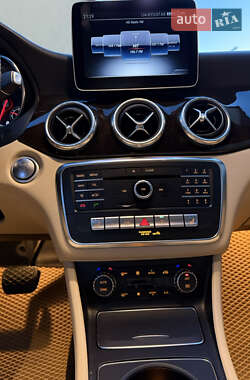 Седан Mercedes-Benz CLA-Class 2018 в 