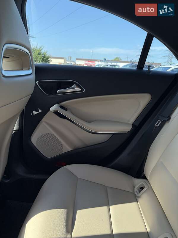 Седан Mercedes-Benz CLA-Class 2014 в Львові