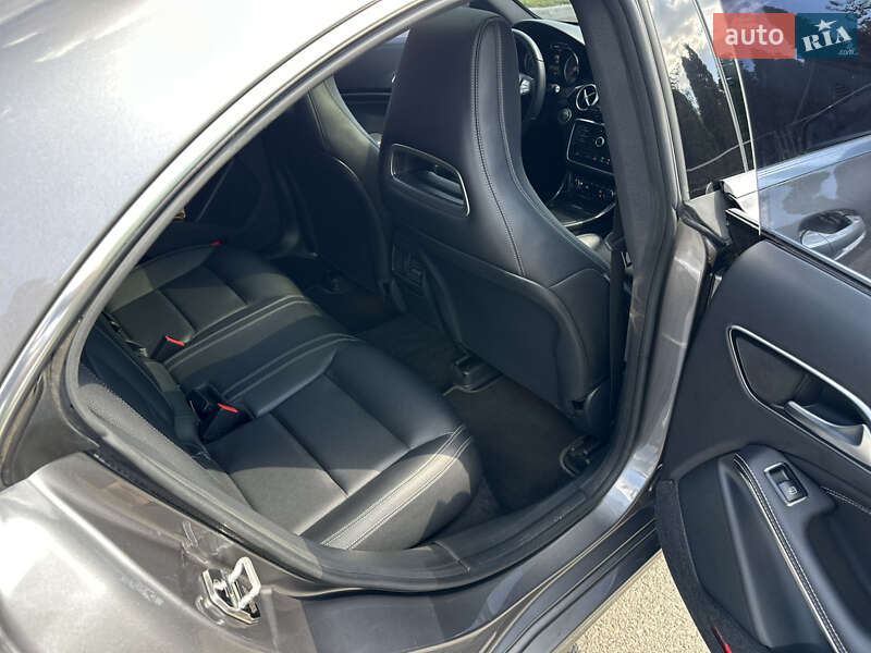 Седан Mercedes-Benz CLA-Class 2016 в Смілі
