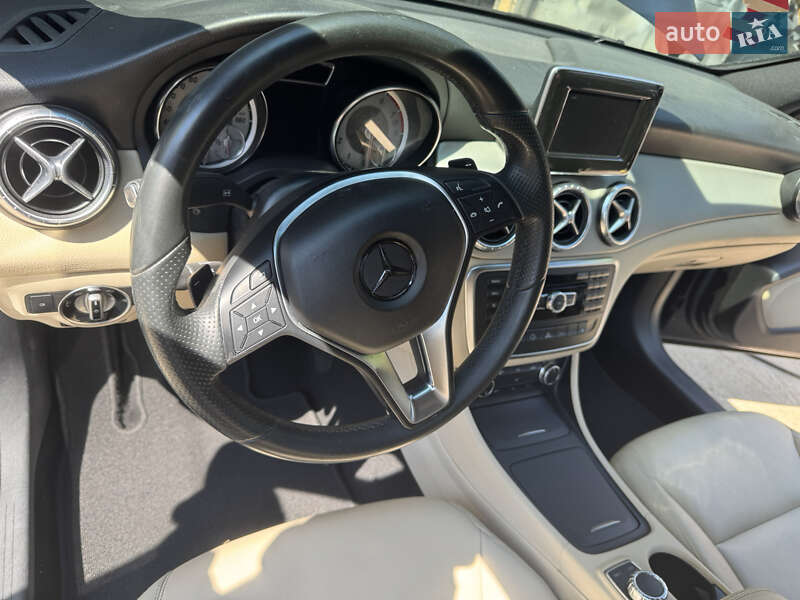 Седан Mercedes-Benz CLA-Class 2014 в Черновцах