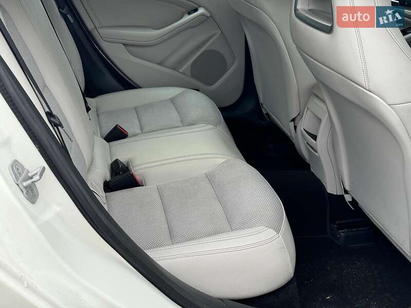 Седан Mercedes-Benz CLA-Class 2015 в Виннице