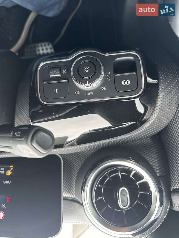 Седан Mercedes-Benz CLA-Class 2020 в Киеве