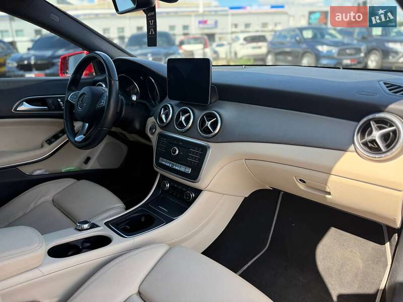 Седан Mercedes-Benz CLA-Class 2018 в Киеве
