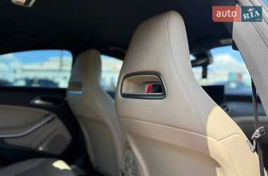 Седан Mercedes-Benz CLA-Class 2018 в 