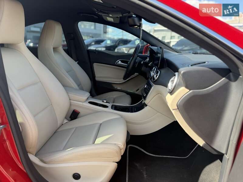 Седан Mercedes-Benz CLA-Class 2018 в Киеве