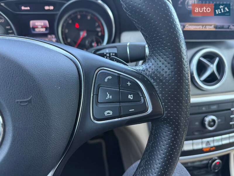 Седан Mercedes-Benz CLA-Class 2018 в Киеве