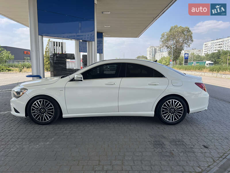 Седан Mercedes-Benz CLA-Class 2015 в Запорожье