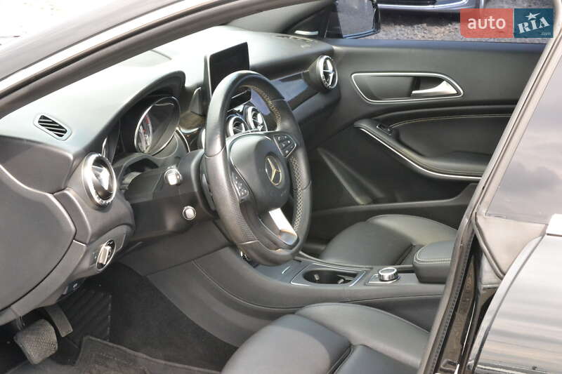 Седан Mercedes-Benz CLA-Class 2016 в Луцке