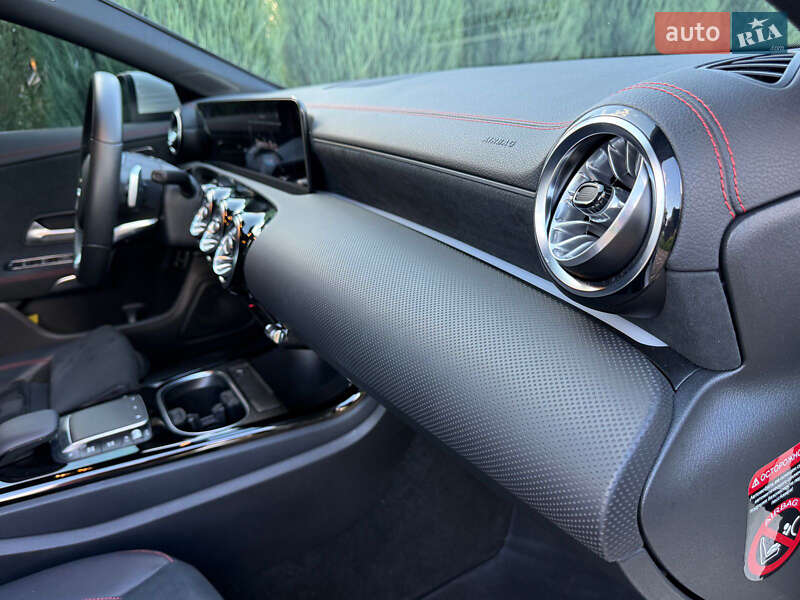 Седан Mercedes-Benz CLA-Class 2022 в Киеве