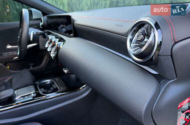 Седан Mercedes-Benz CLA-Class 2022 в 