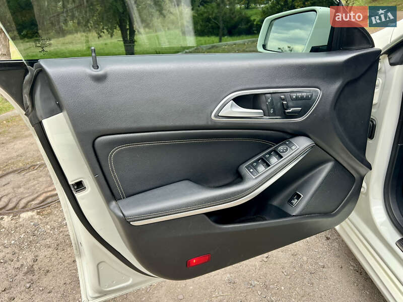 Седан Mercedes-Benz CLA-Class 2015 в Валках