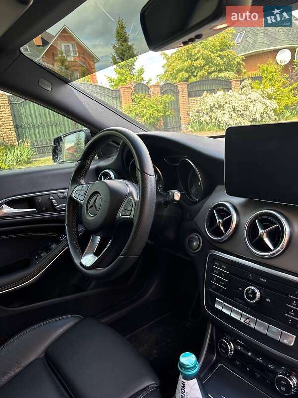 Седан Mercedes-Benz CLA-Class 2018 в Киеве