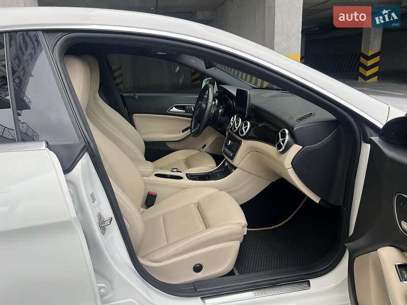 Седан Mercedes-Benz CLA-Class 2018 в Києві