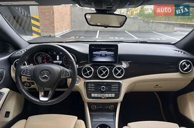 Седан Mercedes-Benz CLA-Class 2018 в Киеве
