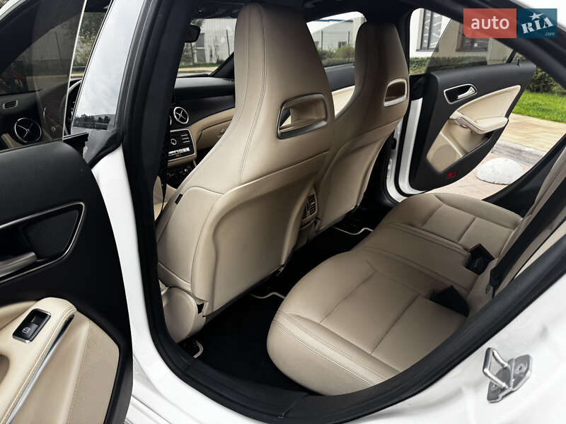 Седан Mercedes-Benz CLA-Class 2018 в Киеве