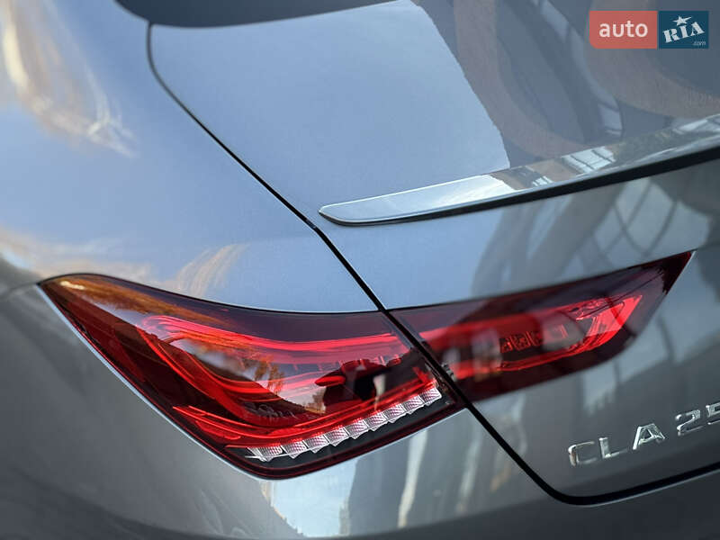 Седан Mercedes-Benz CLA-Class 2019 в Черновцах