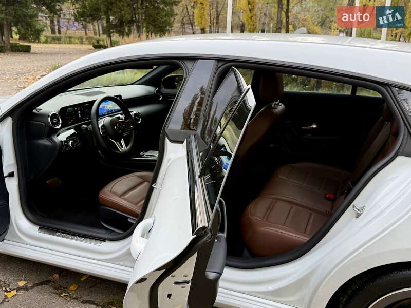 Универсал Mercedes-Benz CLA-Class 2021 в Киеве фото 72 Универсал Mercedes-Benz CLA-Class 2021 в Киеве