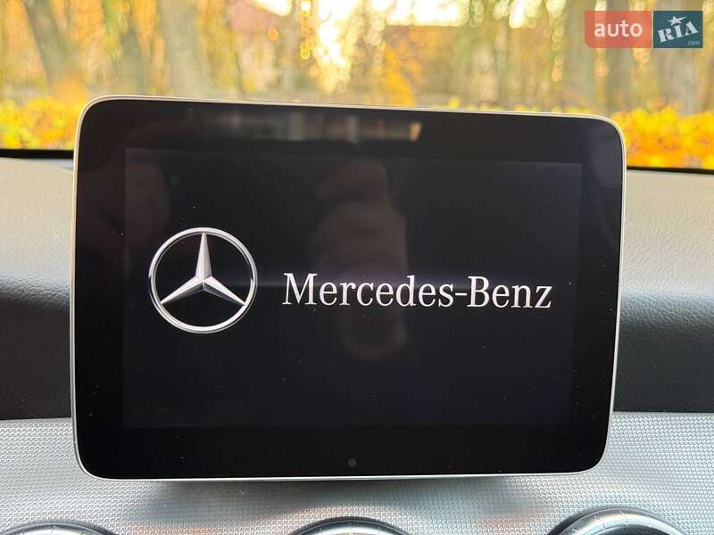 Седан Mercedes-Benz CLA-Class 2018 в Києві