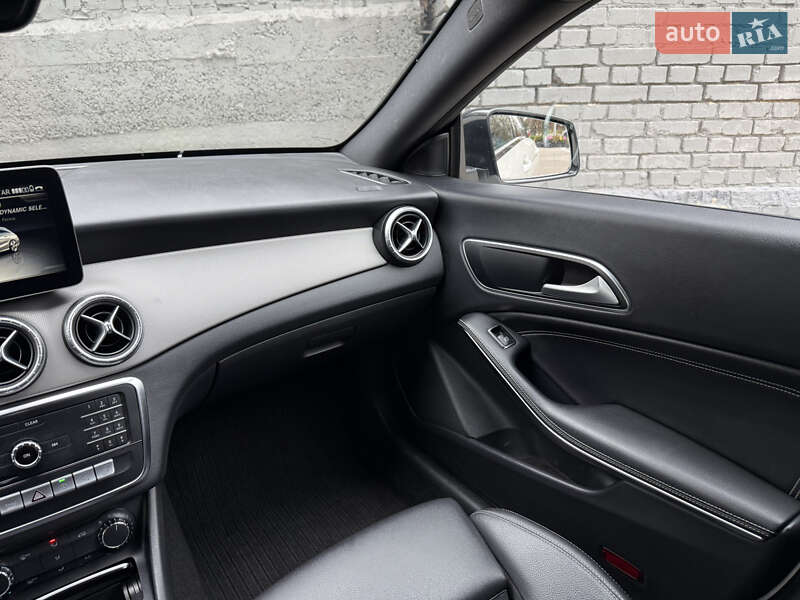 Универсал Mercedes-Benz CLA-Class 2017 в Киеве фото 19 Универсал Mercedes-Benz CLA-Class 2017 в Киеве