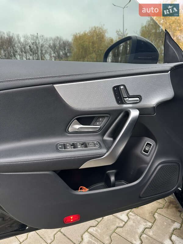 Седан Mercedes-Benz CLA-Class 2019 в Киеве фото 10 Седан Mercedes-Benz CLA-Class 2019 в Киеве