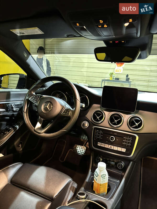 Седан Mercedes-Benz CLA-Class 2018 в Киеве