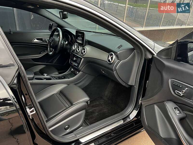 Седан Mercedes-Benz CLA-Class 2018 в Києві