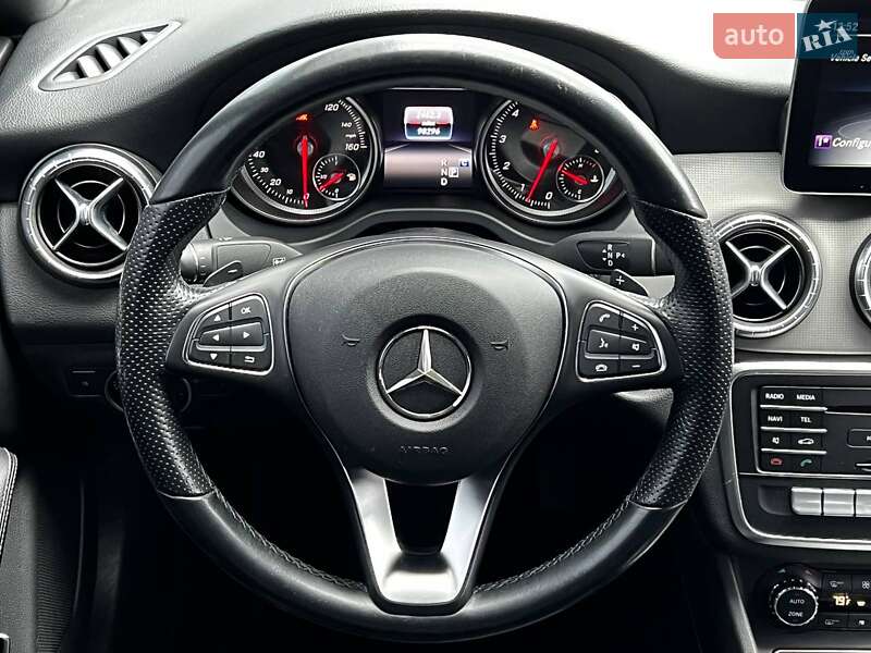Седан Mercedes-Benz CLA-Class 2018 в Києві