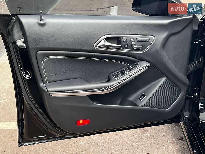 Седан Mercedes-Benz CLA-Class 2018 в Києві