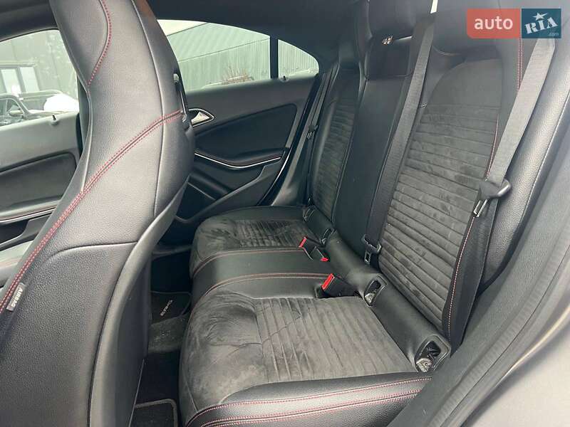 Седан Mercedes-Benz CLA-Class 2016 в Львові