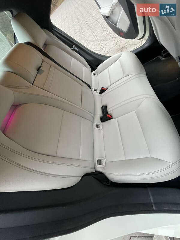 Седан Mercedes-Benz CLA-Class 2016 в Тернополе фото 31 Седан Mercedes-Benz CLA-Class 2016 в Тернополе