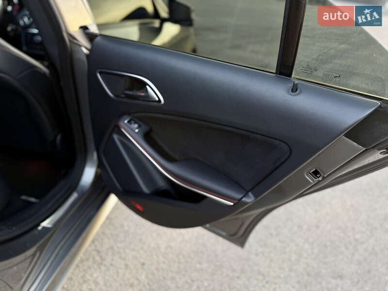 Седан Mercedes-Benz CLA-Class 2013 в Києві фото 35 Седан Mercedes-Benz CLA-Class 2013 в Києві