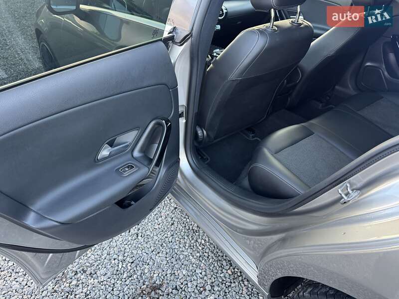 Седан Mercedes-Benz CLA-Class 2019 в Тернополе