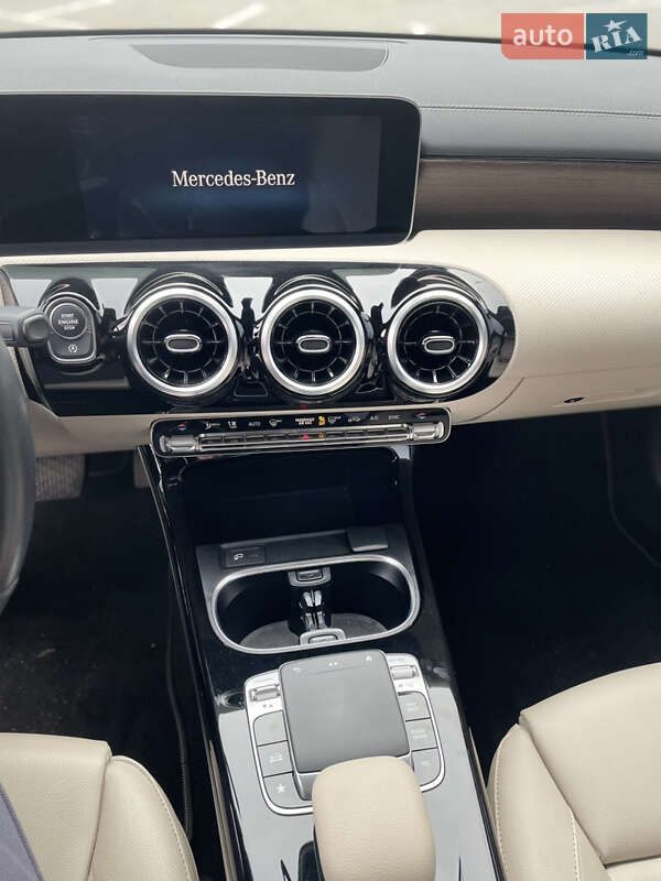 Седан Mercedes-Benz CLA-Class 2019 в Запорожье