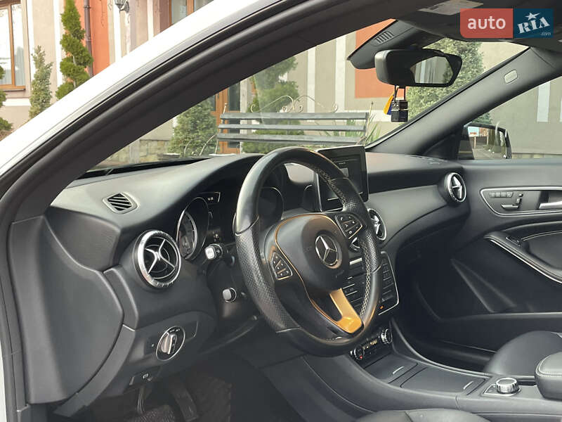 Седан Mercedes-Benz CLA-Class 2015 в Стрию