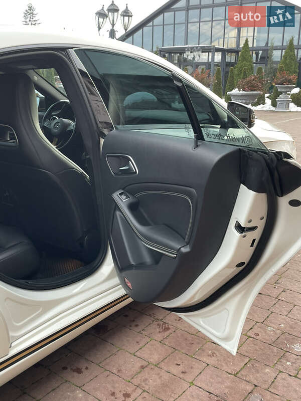 Седан Mercedes-Benz CLA-Class 2015 в Стрию