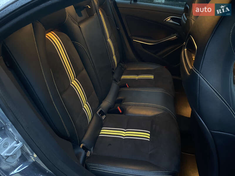 Седан Mercedes-Benz CLA-Class 2013 в Черновцах