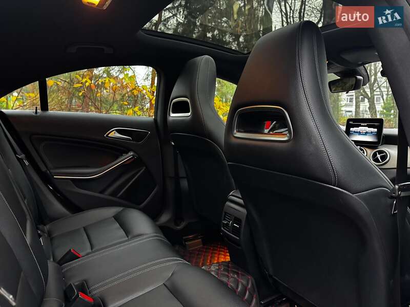 Седан Mercedes-Benz CLA-Class 2018 в Киеве