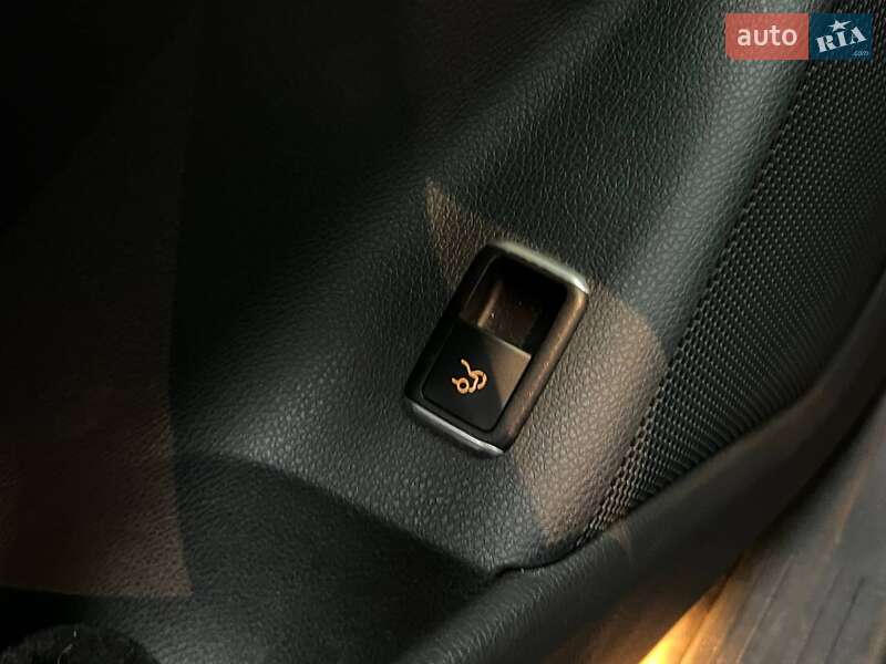 Седан Mercedes-Benz CLA-Class 2015 в Киеве