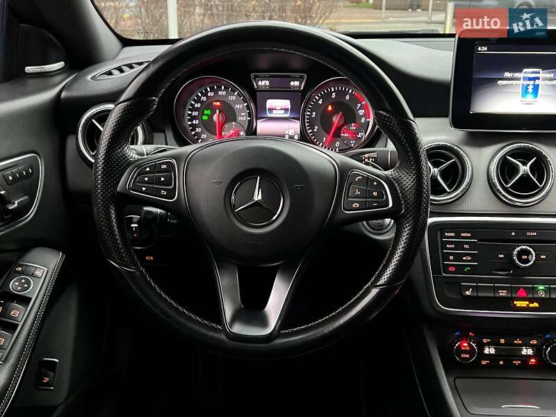 Седан Mercedes-Benz CLA-Class 2015 в Киеве