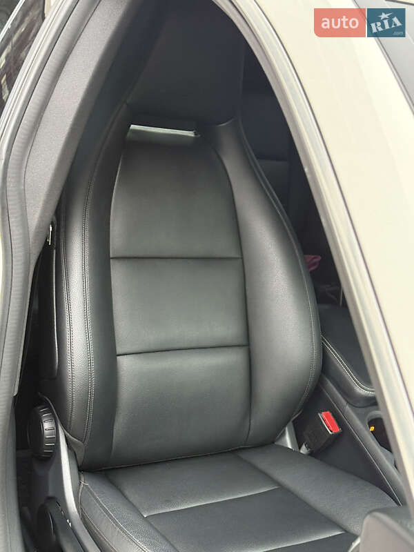 Седан Mercedes-Benz CLA-Class 2015 в Ровно фото 42 Седан Mercedes-Benz CLA-Class 2015 в Ровно