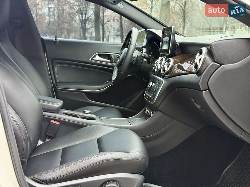 Седан Mercedes-Benz CLA-Class 2015 в Ровно фото 41 Седан Mercedes-Benz CLA-Class 2015 в Ровно
