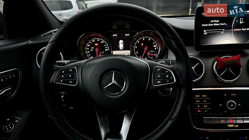Седан Mercedes-Benz CLA-Class 2016 в Киеве